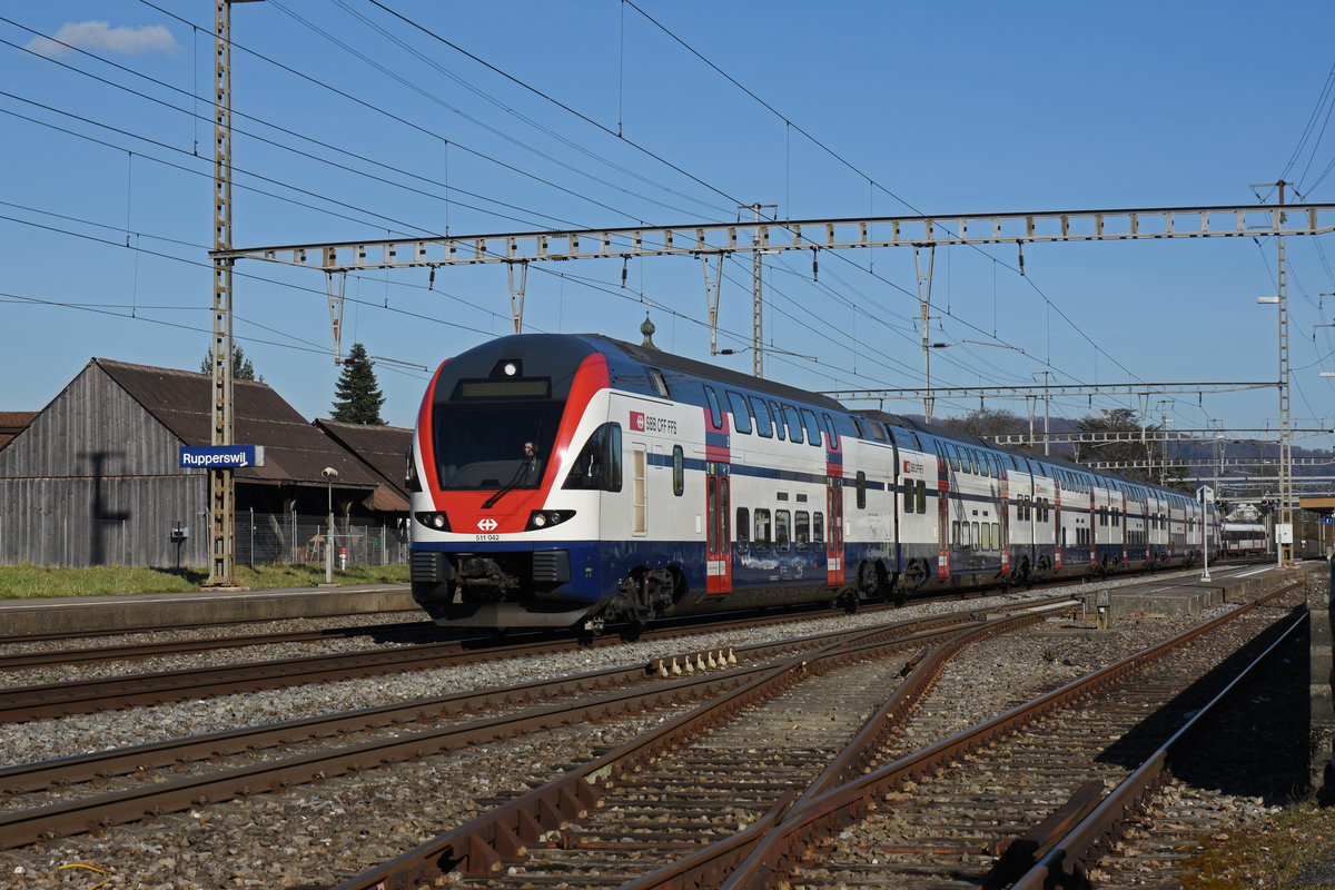 RABe 511 042 durchfährt den Bahnhof Rupperswil. Die Aufnahme stammt vom 24.02.2020.