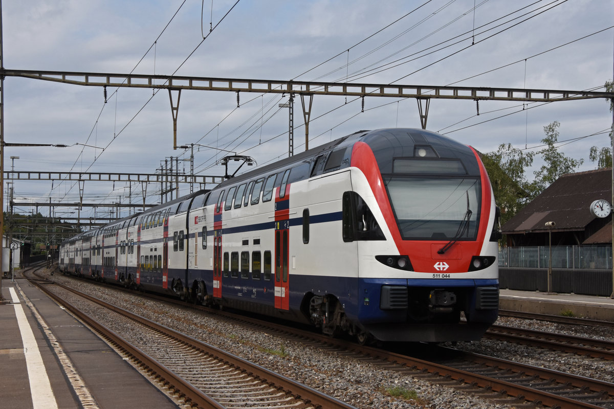 RABe 511 044, auf der S11, durchfährt den Bahnhof Rupperswil. Die Aufnahme stammt vom 31.07.2019.