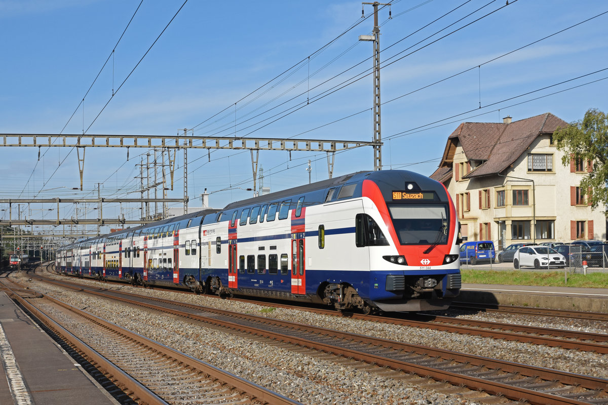RABe 511 044, auf der S11, durchfährt den Bahnhof Rupperswil. Die Aufnahme stammt vom 10.09.2019.