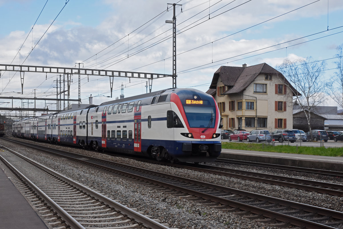 RABe 511 044 durchfährt den Bahnhof Rupperswil. Die Aufnahme stammt vom 13.03.2020.