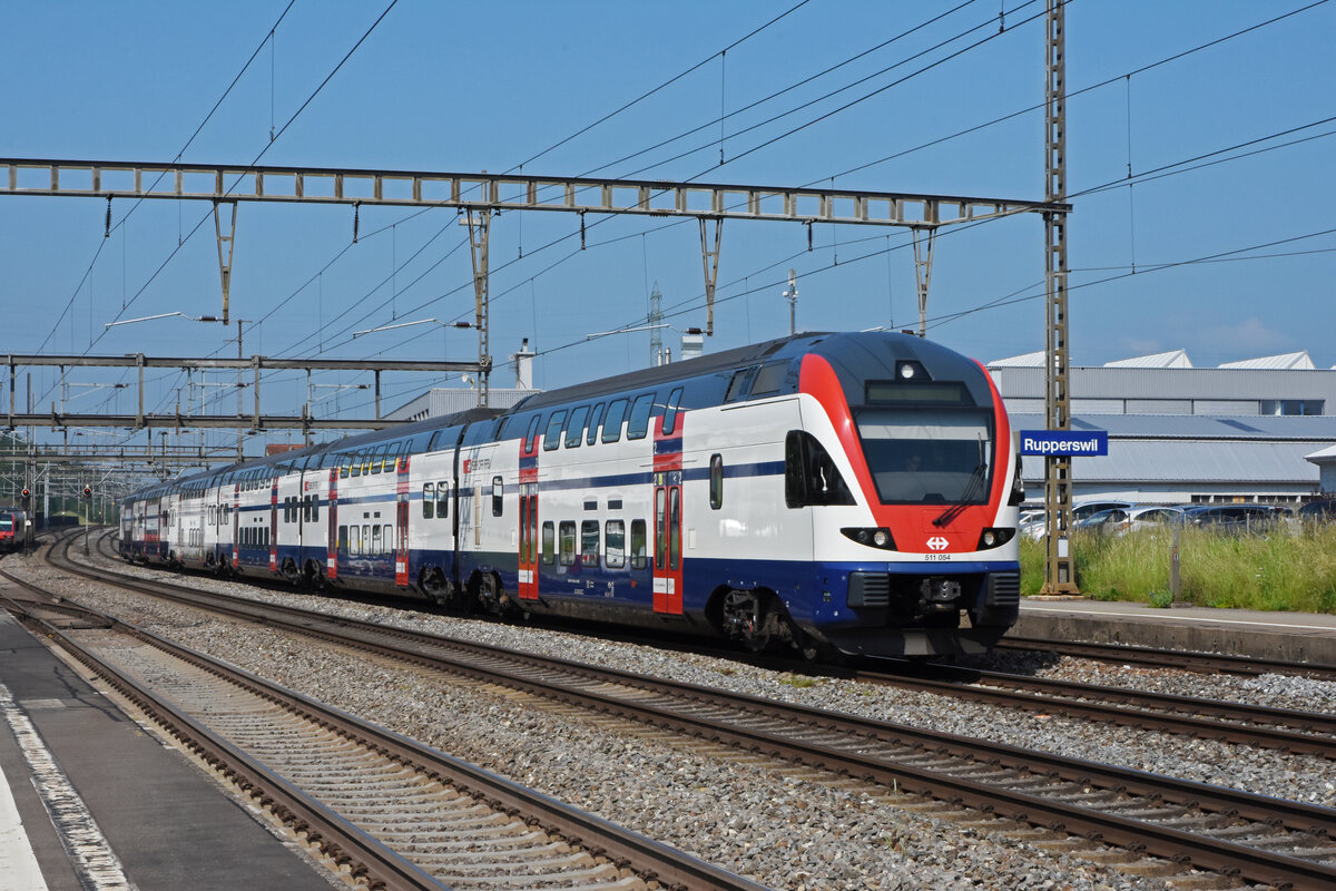 RABe 511 054 KISS durchfährt den Bahnhof Rupperswil. Die Aufnahme stammt vom 10.06.2021.