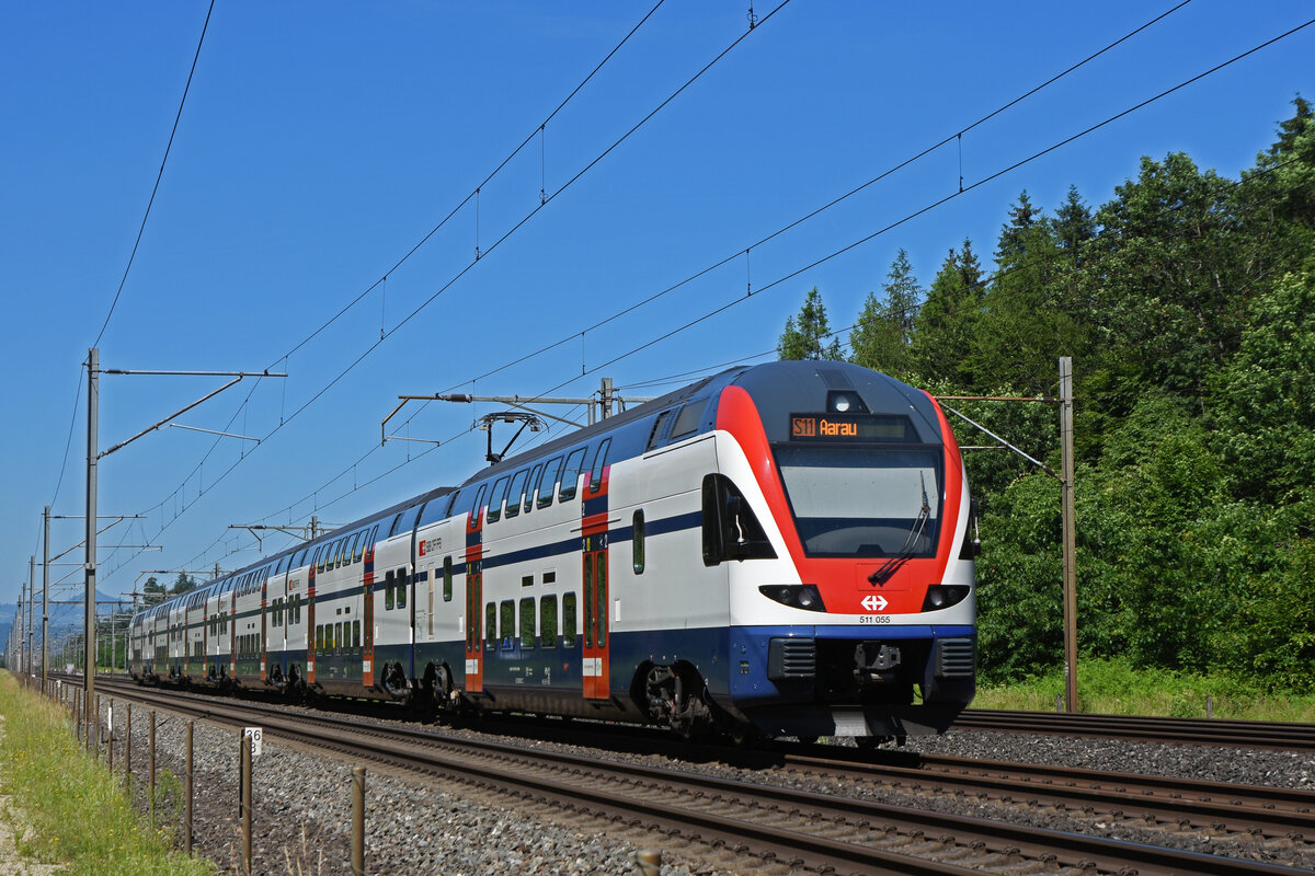RABe 511 055 KISS, auf der S11, fährt Richtung Bahnhof Aarau. Die Aufnahme stammt vom 15.06.2021.
