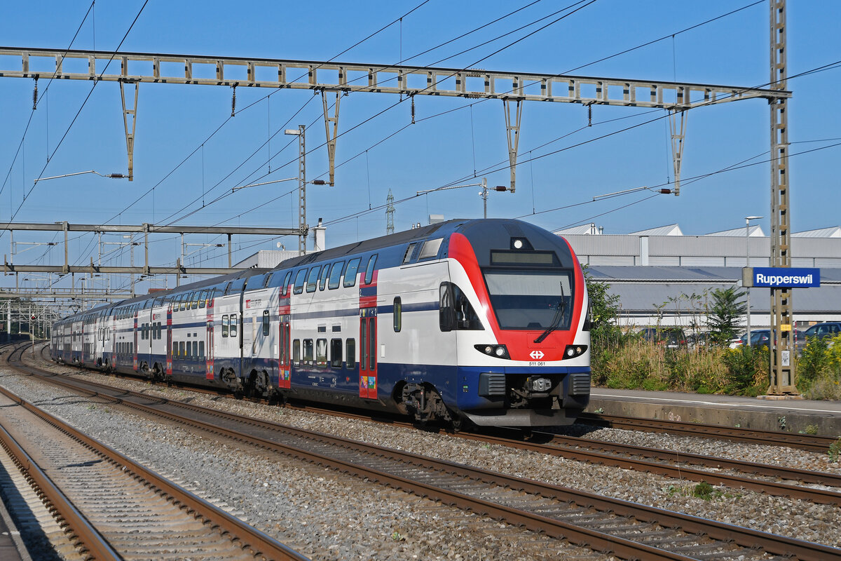 RABe 511 061 KISS durchfährt am 22.08.2023 den Bahnhof Rupperswil.