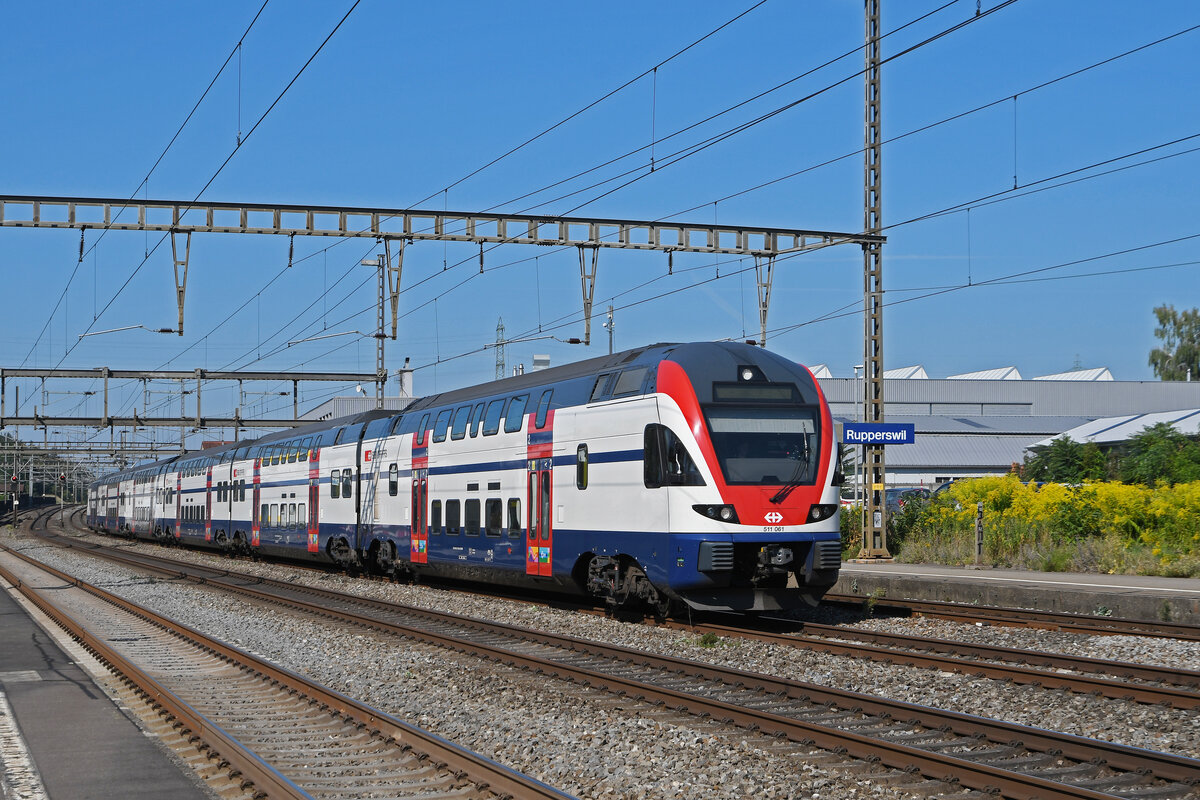 RABe 511 061 KISS durchfährt am 22.08.2023 den Bahnhof Rupperswil.