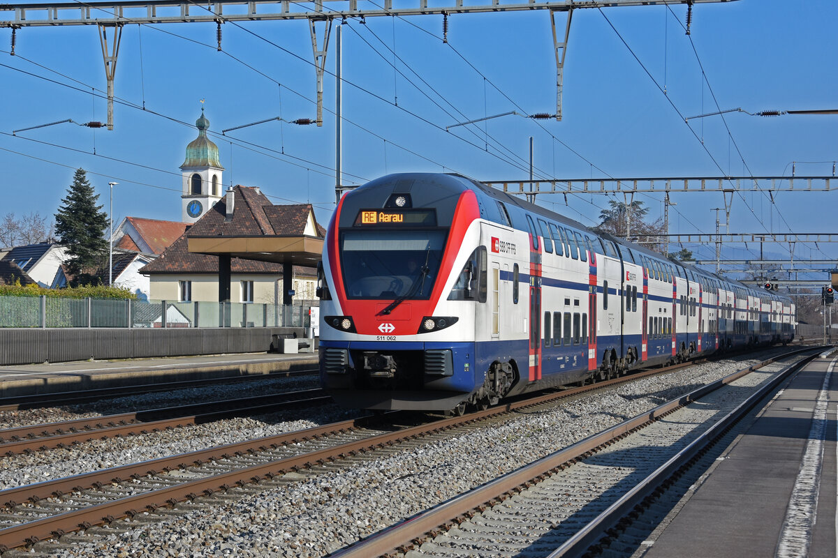 RABe 511 062 KISS durchfährt den Bahnhof Rupperswil. Die Aufnahme stammt vom 13.01.2022.