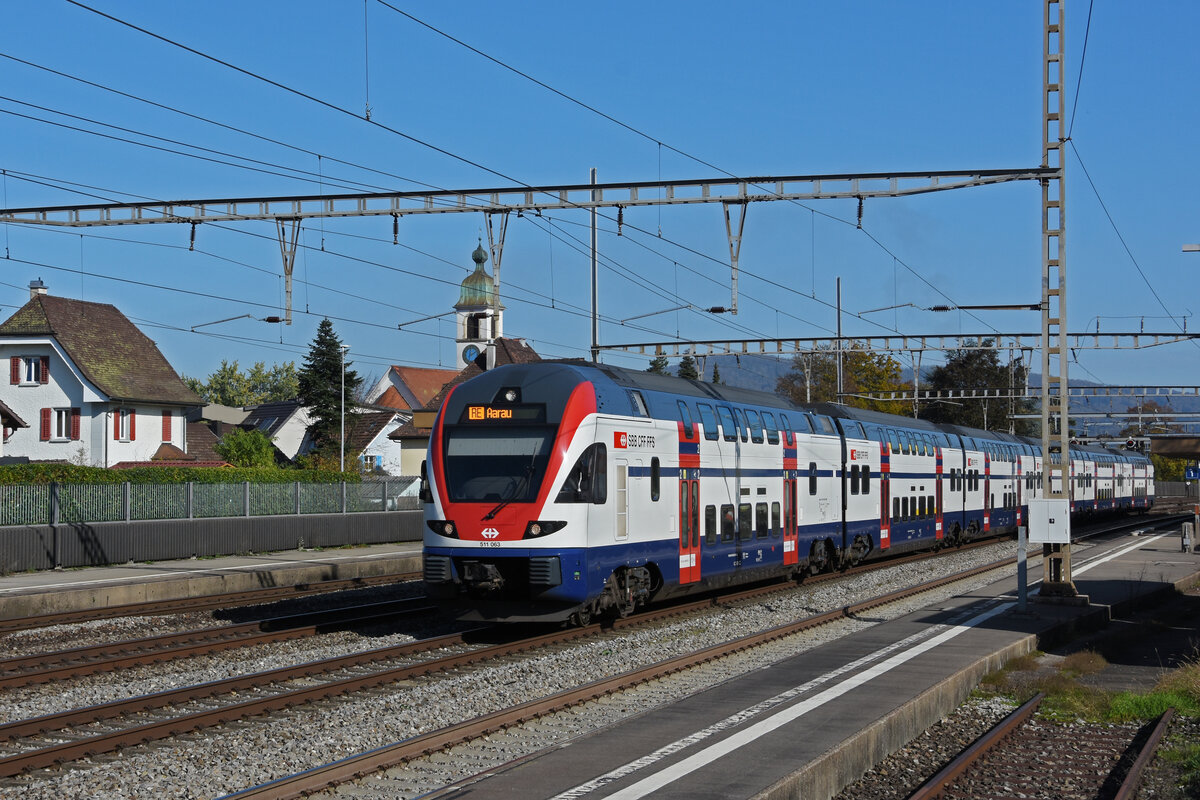 RABe 511 063 KISS durchfährt am 27.10.2022 den Bahnhof Rupperswil.