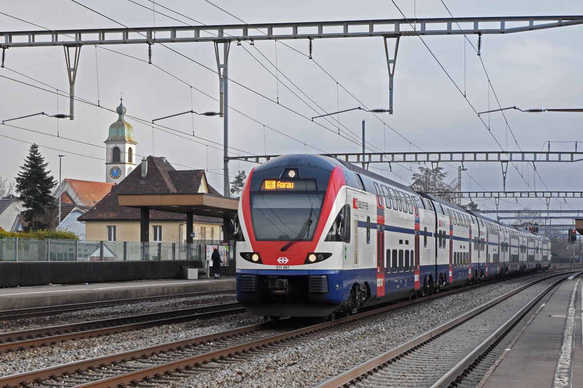 RABe 511 067 KISS durchfährt den Bahnhof Rupperswil. Die Aufnahme stammt vom 04.02.2022.