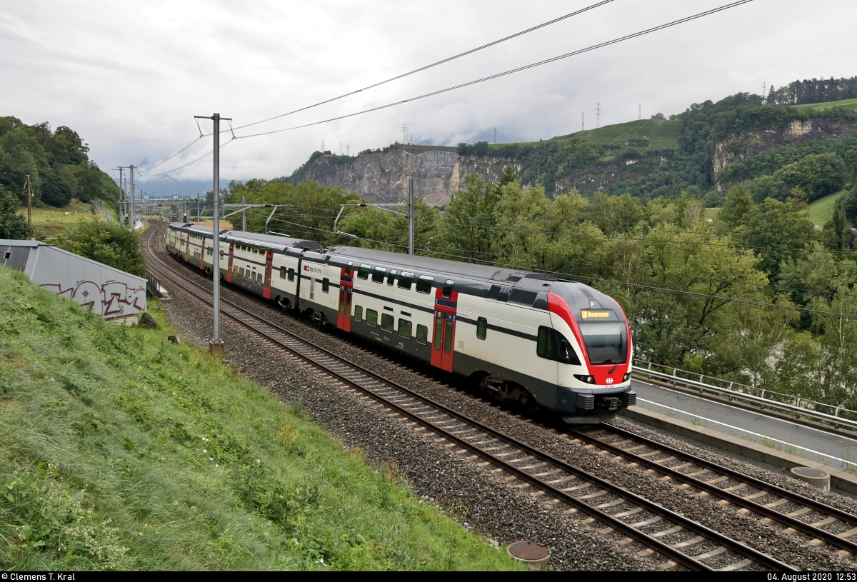 RABe 511 103 (Stadler KISS) unterwegs am Schloss Saint-Maurice (CH).

🧰 Léman Express (LEX | SBB | SNCF)
🚝 SCF23419 Annemasse (F)–Chêne-Bourg (CH), weiter als S L4 Chêne-Bourg (CH)–Genève (CH), weiter als RE 18429 Genève (CH)–St-Maurice (CH)
🚩 Bahnstrecke Vallorbe–Domodossola (Simplonstrecke | 100/200)
🕓 4.8.2020 | 12:53 Uhr