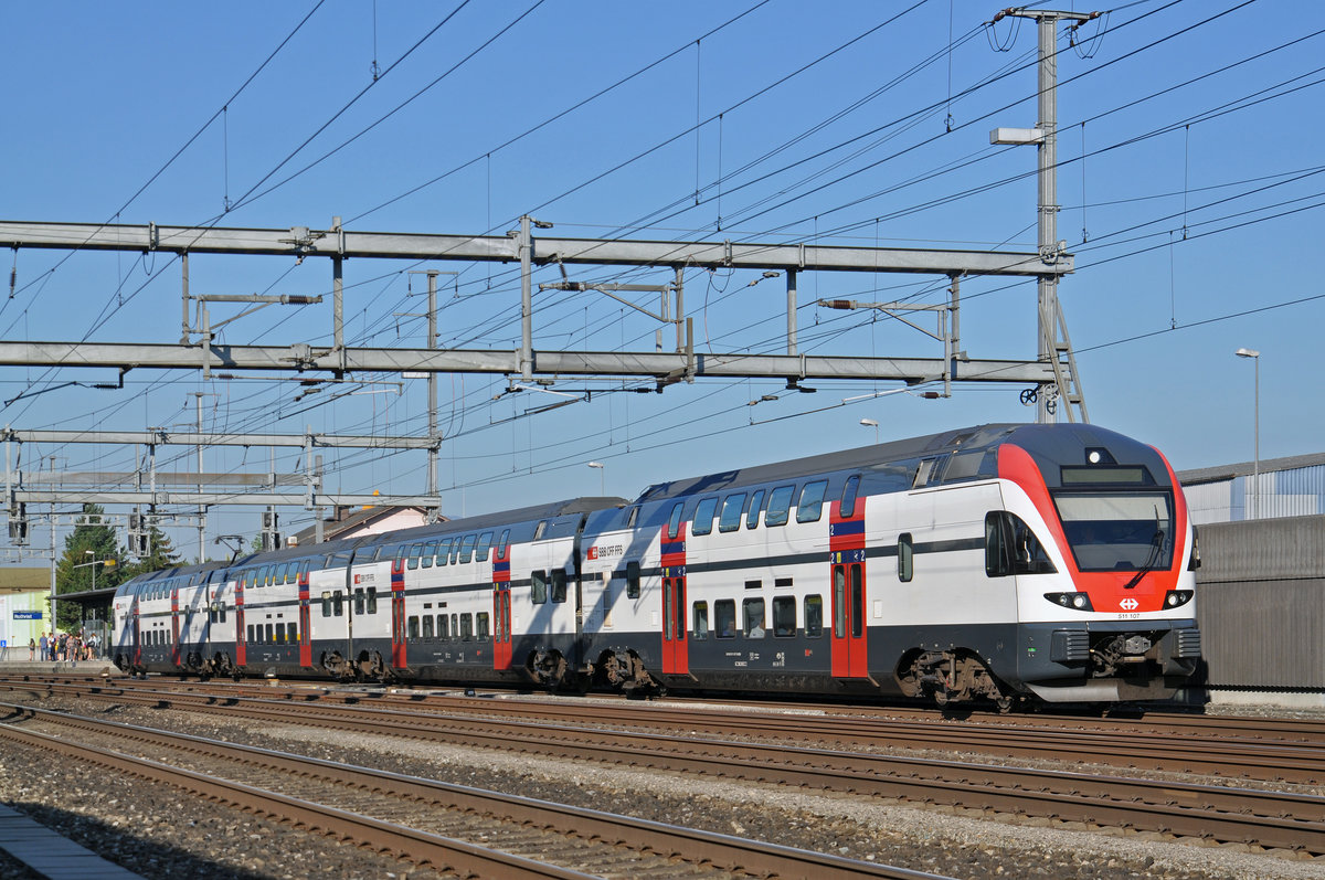 RABe 511 107, durchfährt den Bahnhof Rothrist. Die Aufnahme stammt vom 25.08.2016.