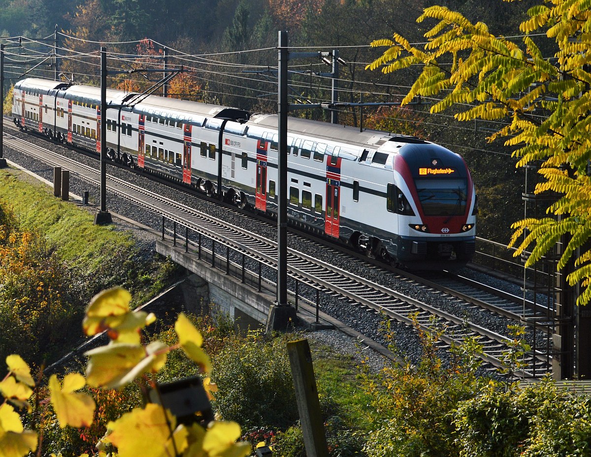 RABe 511 111 von Basel nach Zürich
Villnachern 7. November 2014