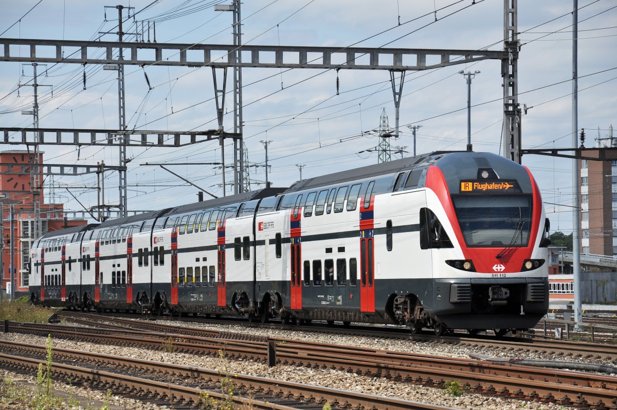 RABe 511 112 durchfährt den Bahnhof Muttenz. Die Aufnahme stammt vom 22.08.2014.