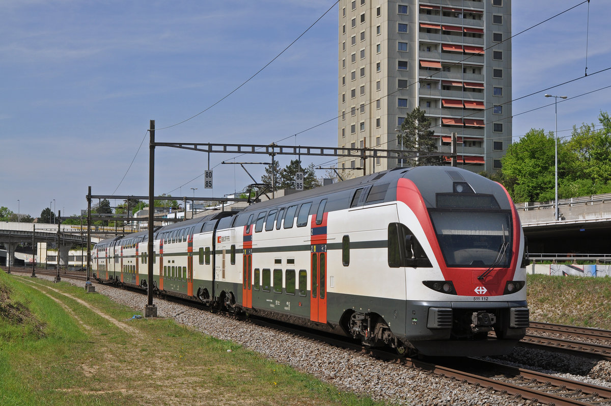 RABe 511 112 fährt Richtung Bahnhof Muttenz. Die Aufnahme stammt vom 20.04.2018.