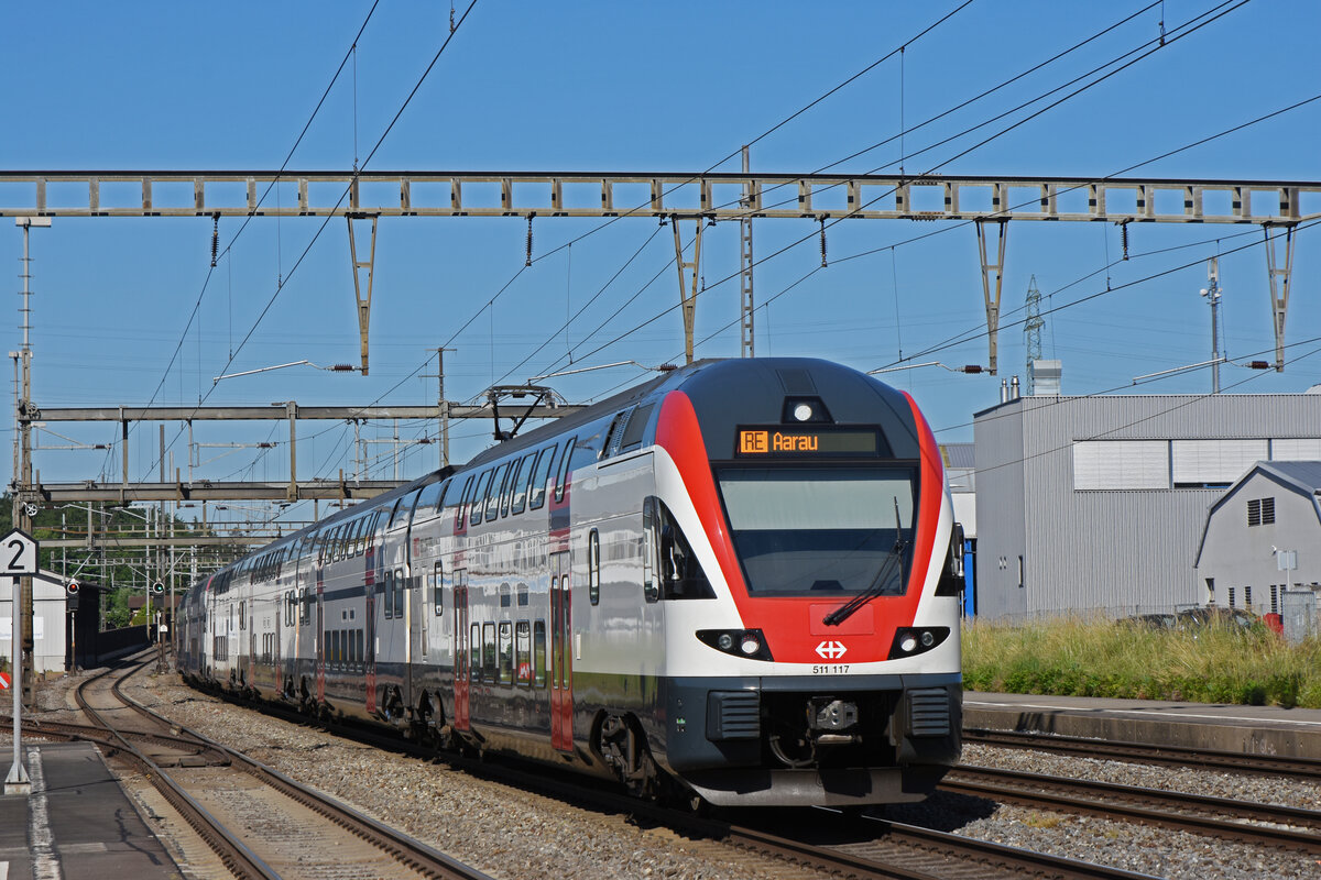 RABe 511 117 KISS durchfährt den Bahnhof Rupperswil. Die Aufnahme stammt vom 15.06.2021.