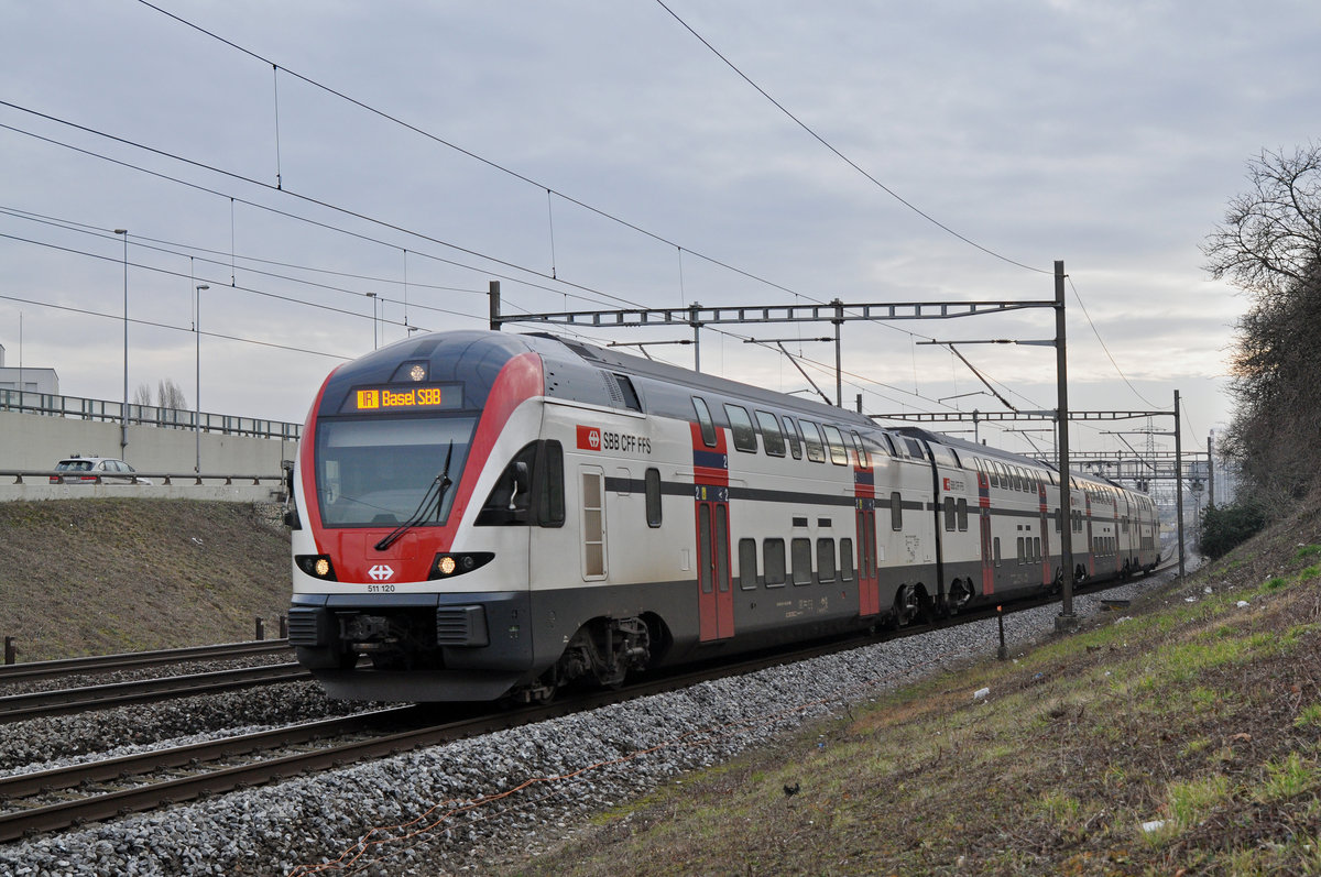 RABe 511 120 fährt Richtung Bahnhof SBB. Die Aufnahme stammt vom 15.01.2018.