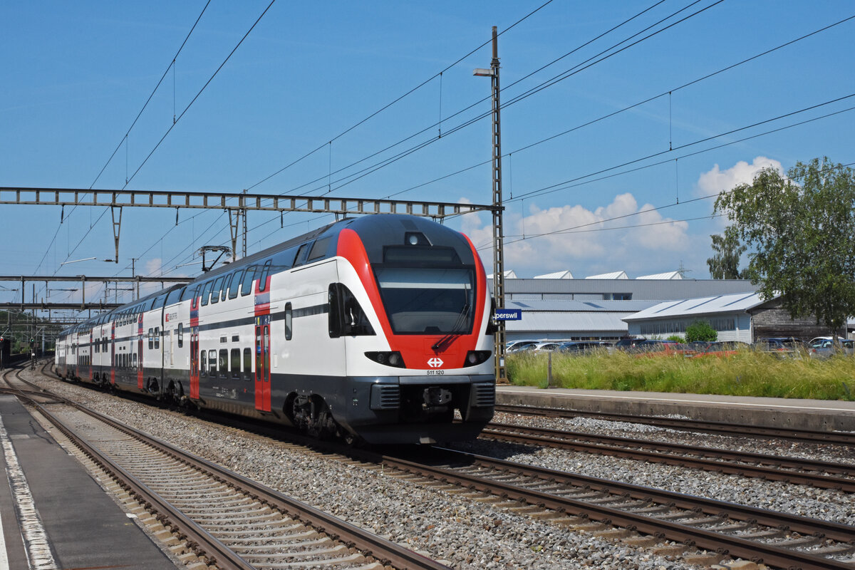 RABe 511 120 KISS durchfährt den Bahnhof Rupperswil. Die Aufnahme stammt vom 10.06.2021.