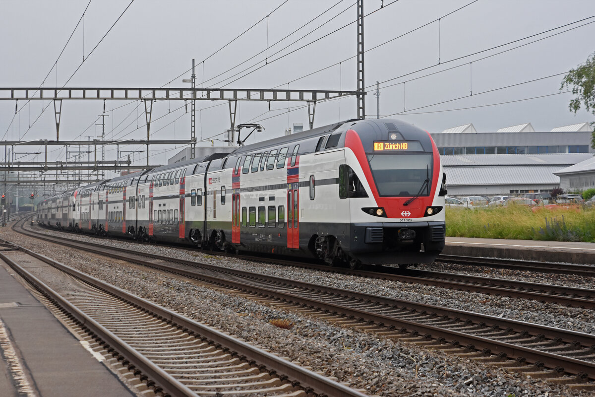 RABe 511 123 KISS durchfährt den Bahnhof Rupperswil. Die Aufnahme stammt vom 10.06.2021.