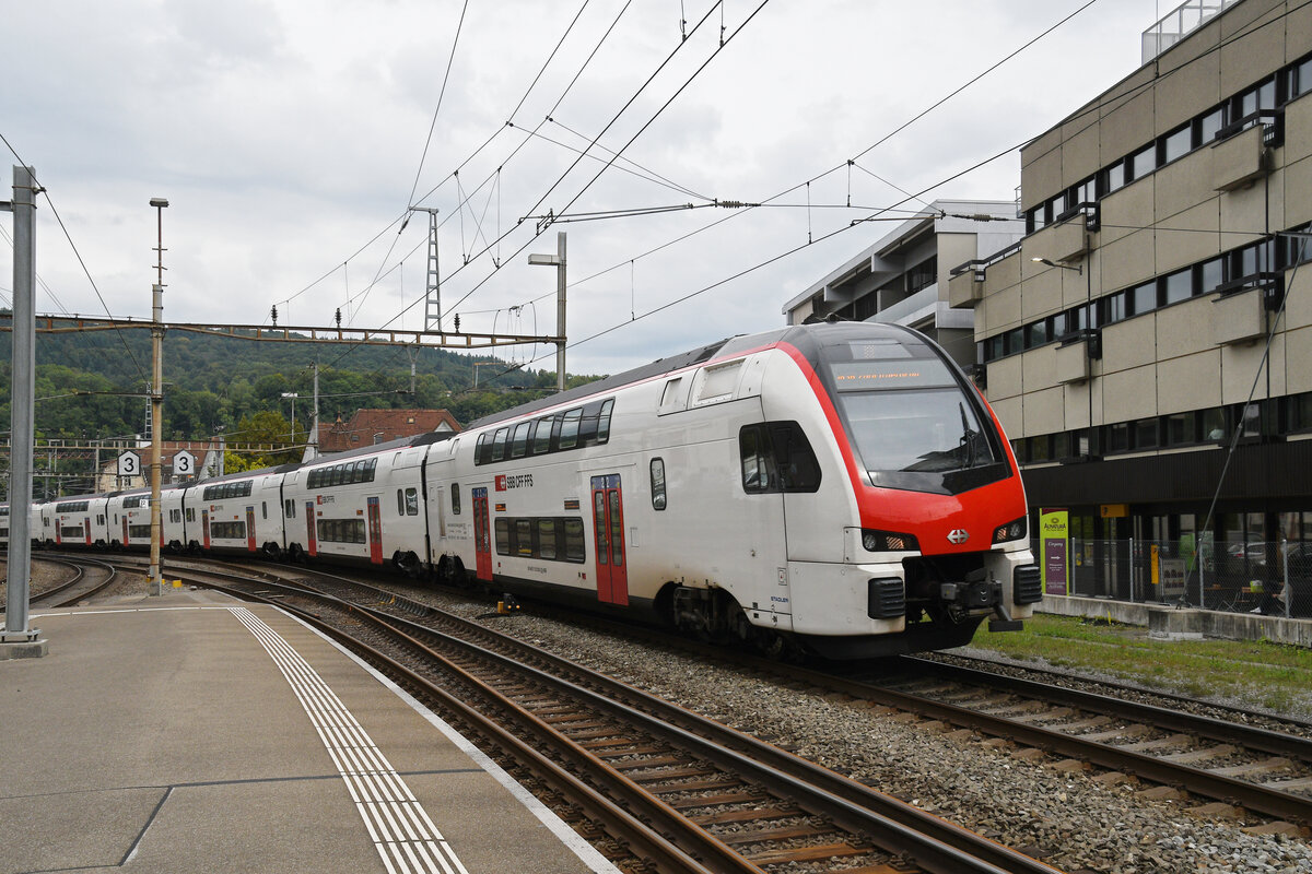 RABe 512 039-4 KISS fährt am 08.09.2025 beim Bahnhof Baden ein.