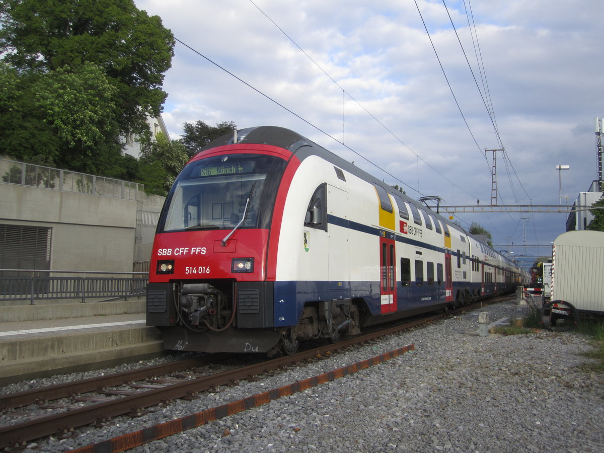 RABe 514 016 ''Schaffhausen'' und ein weiterer DTZ am 13.5.2019 in Herrliberg-Feldmeilen als S16 nach Zürich-Flughafen