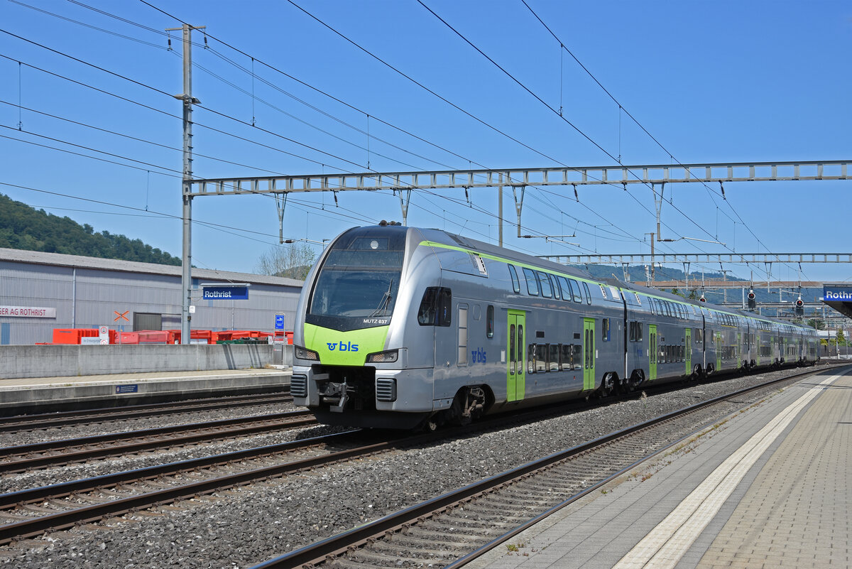 RABe 515 037 MUTZ durchfährt am 18.07.2025 den Bahnhof Rothrist.