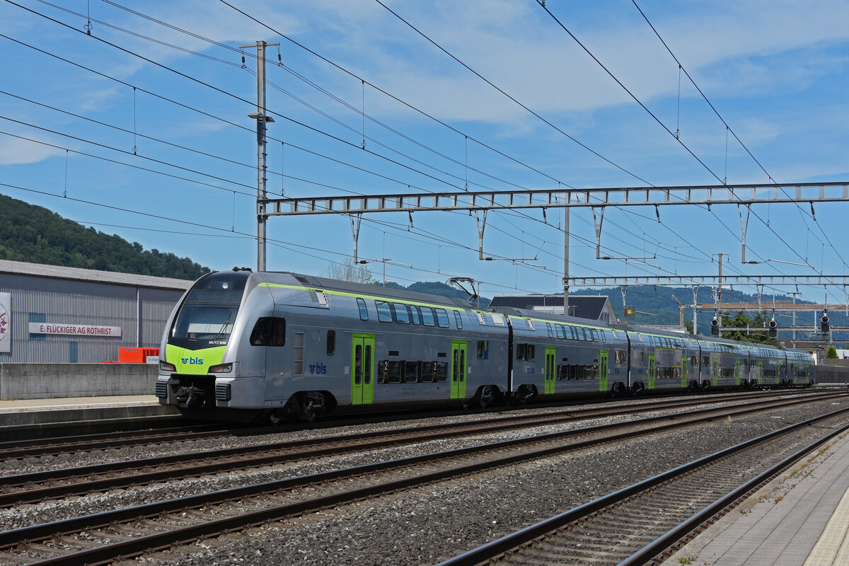 RABe 515 038 MUTZ der BLS durchfährt am 18.05.2025 den Bahnhof Rothrist.