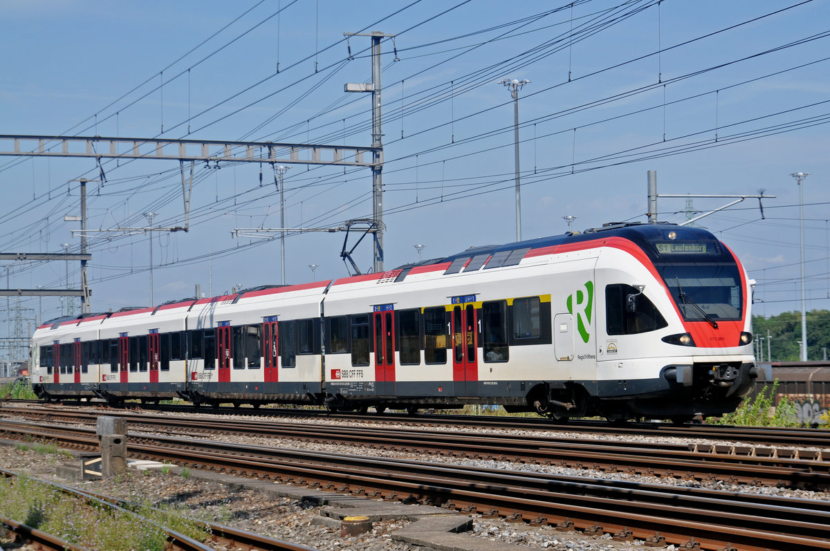 RABe 521 001, auf der S1 verlässt den Bahnhof Muttenz. Die Aufnahme stammt vom 24.08.2017.