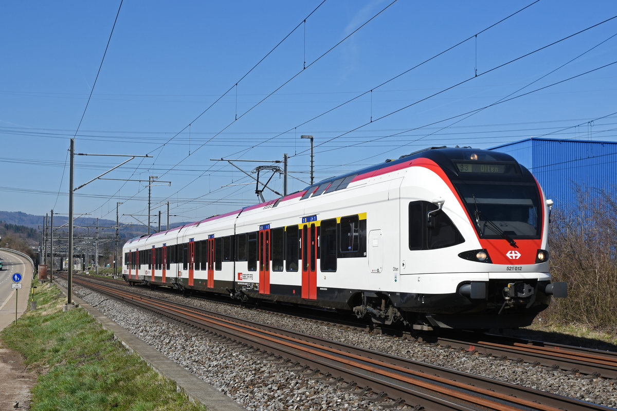 RABe 521 012, auf der S3, fährt Richtung Bahnhof Itingen. Die Aufnahme stammt vom 21.03.2019.