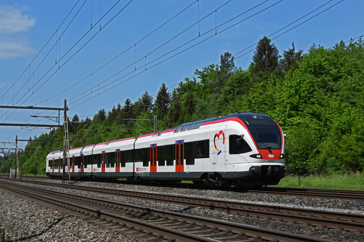 RABe 521 014, auf der S26, fährt Richtung Bahnhof Rupperswil. Die Aufnahme stammt vom 12.05.2022.