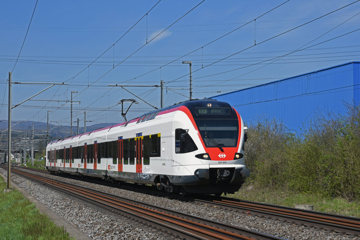 RABe 521 014, auf der S3, fährt Richtung Bahnhof Itingen. Die Aufnahme stammt vom 18.04.2019.