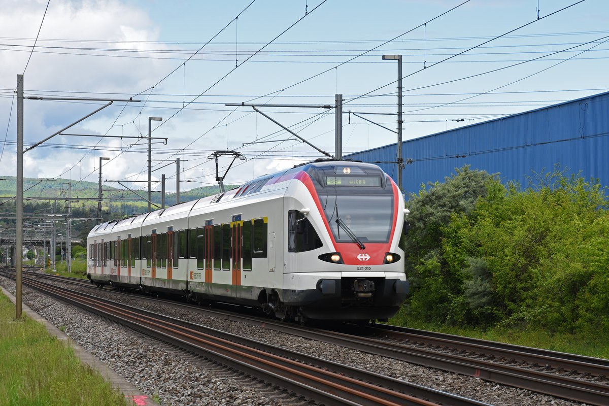 RABe 521 015, auf der S3, fährt zum Bahnhof Itingen. Die Aufnahme stammt vom 10.05.2019.