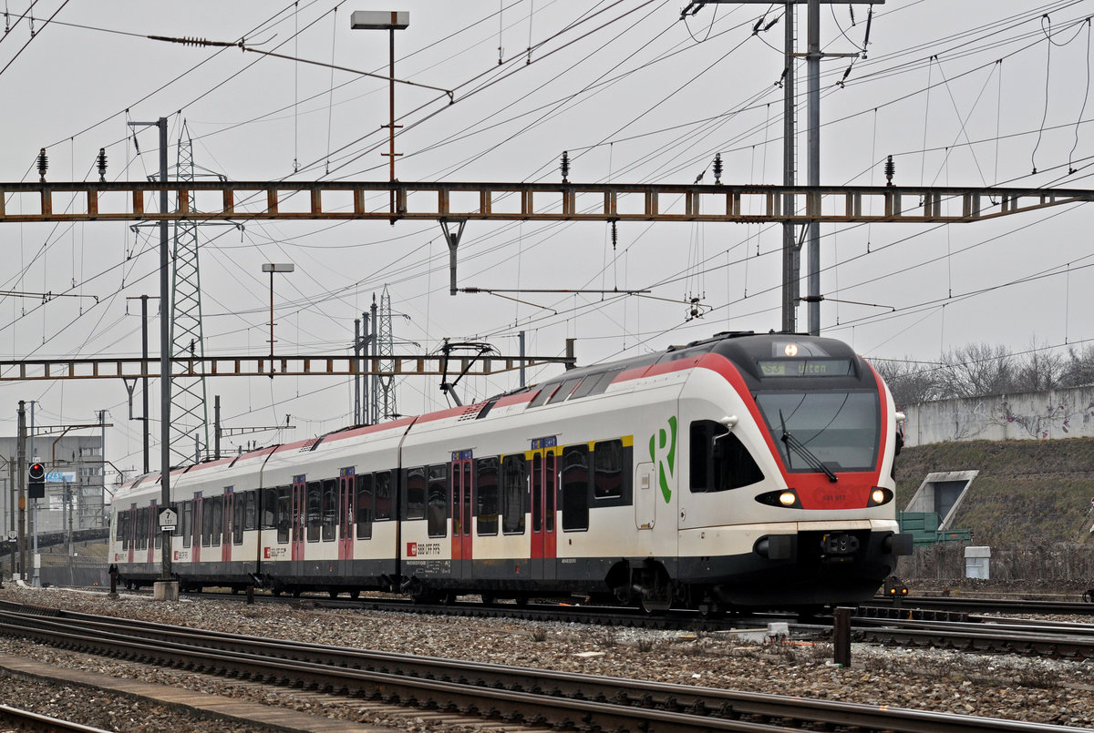 RABe 521 017, auf der S3, fährt zum Bahnhof Pratteln. Dien Aufnahme stammt vom 13.02.2017.