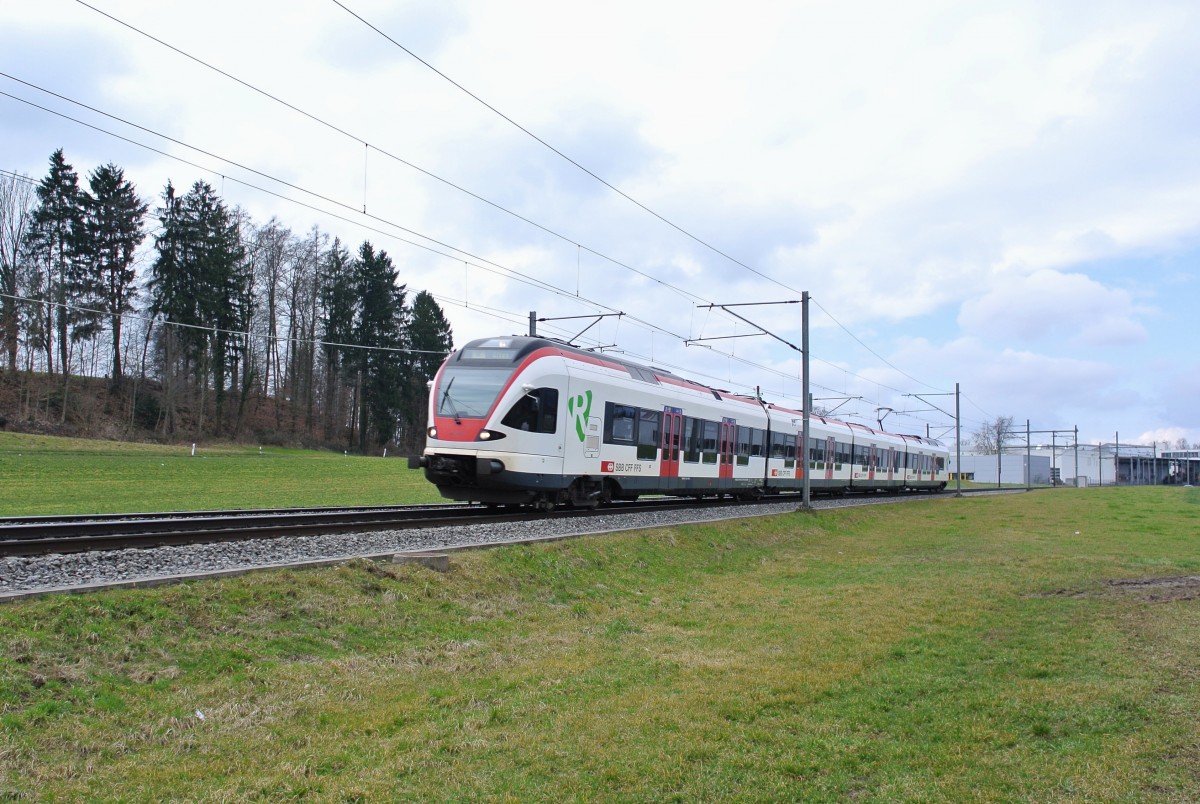 RABe 521 019 als Regio 7241 bei Deitingen, 02.03.2014.