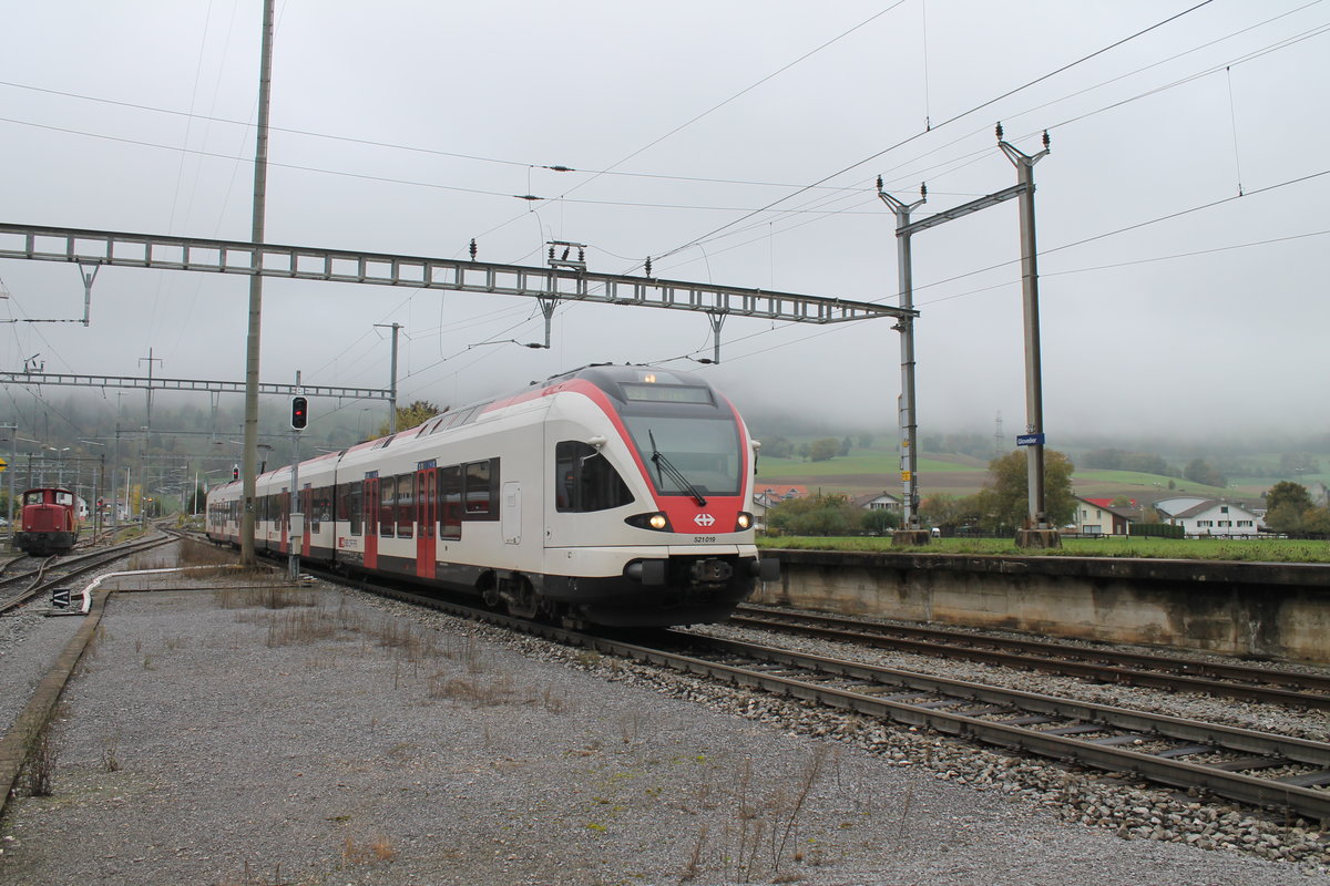 RABe 521 019 am 22.10.2019 in Glovelier als S3 nach Olten