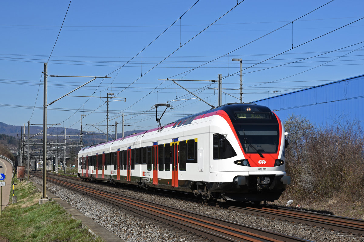 RABe 521 019, auf der S3, fährt Richtung Bahnhof Itingen. Die Aufnahme stammt vom 21.03.2019.