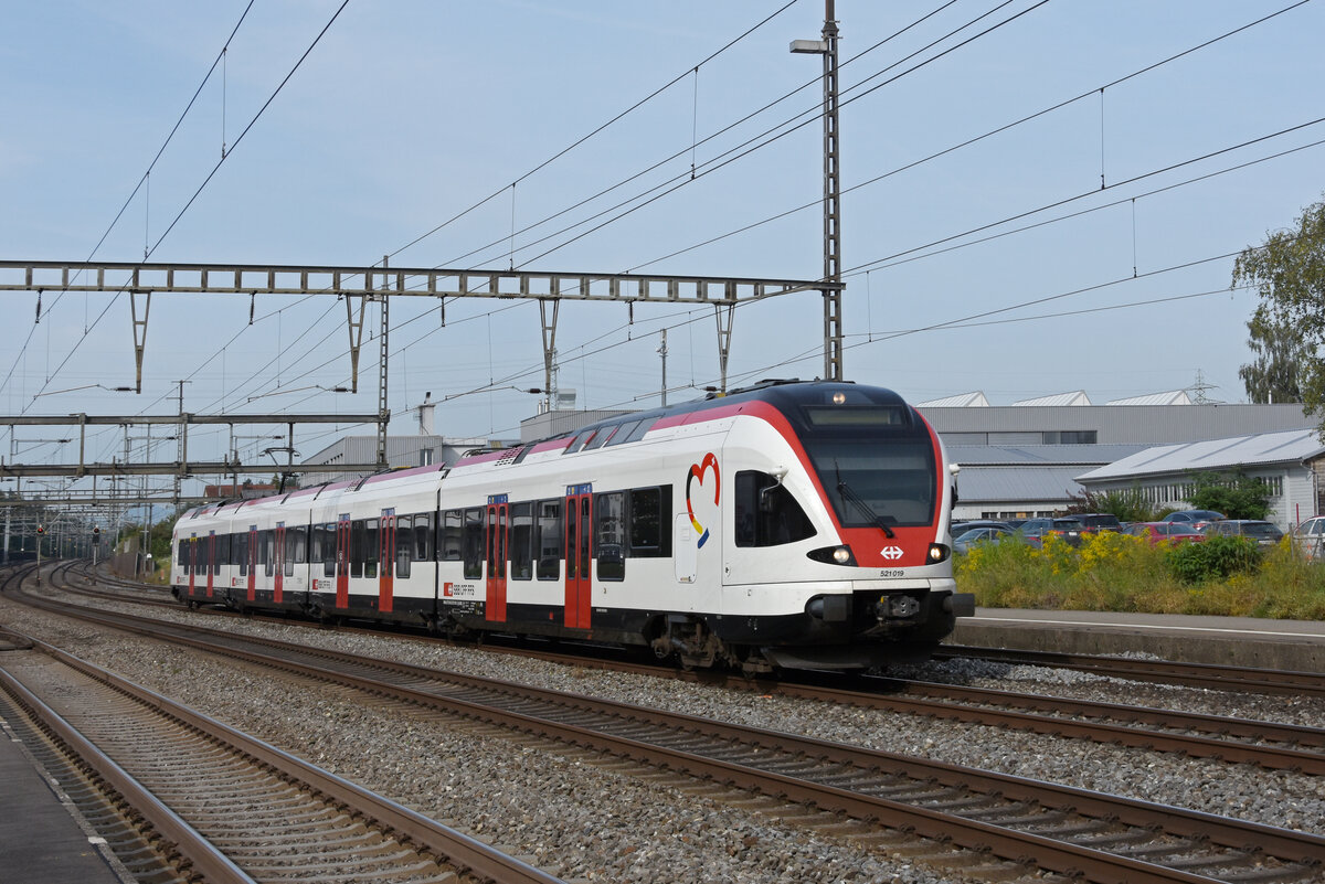 RABe 521 019 durchfährt den Bahnhof Rupperswil. Die Aufnahme stammt vom 07.09.2021.