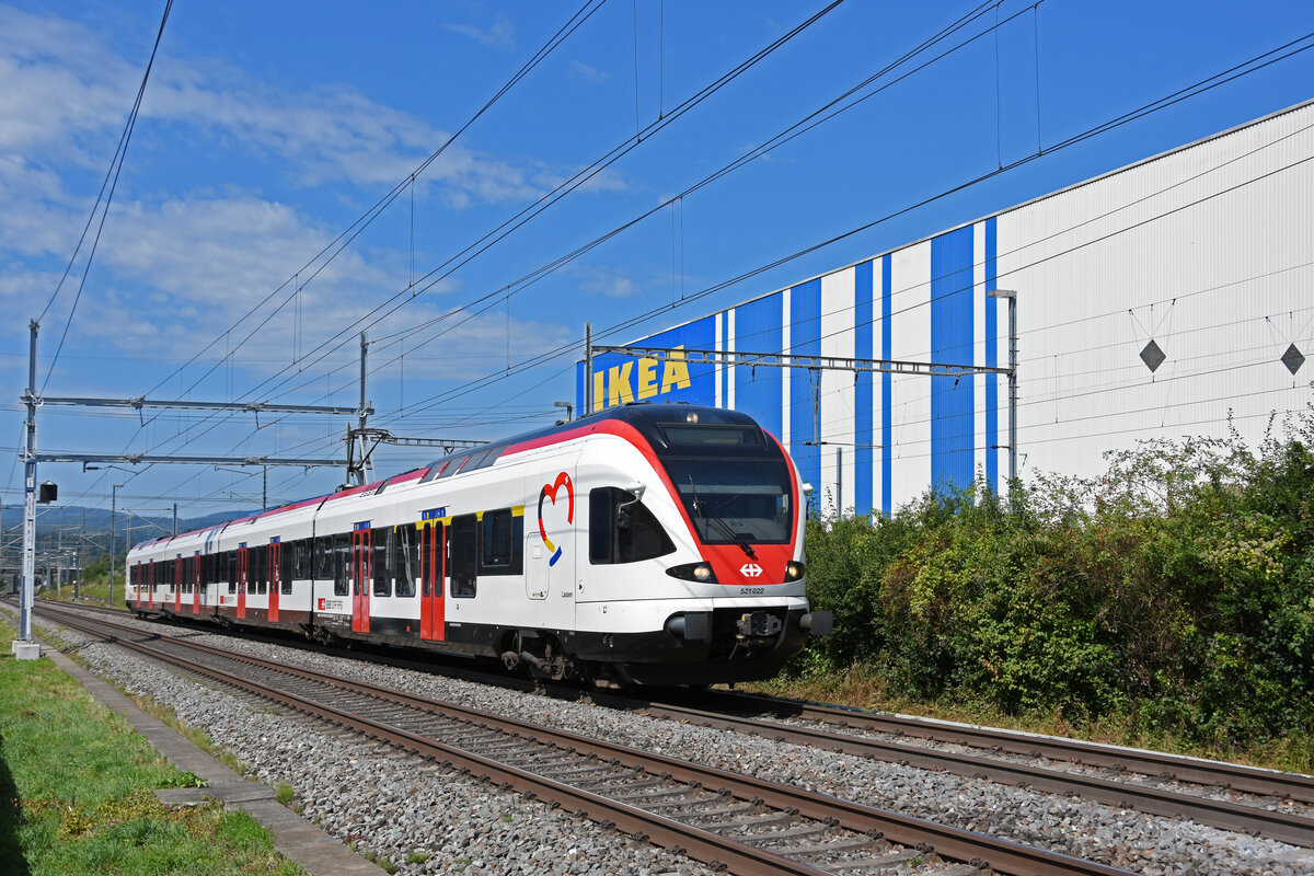 RABe 521 022, auf der S3, fährt Richtung Bahnhof Itingen. Die Aufnahme stammt vom 03.09.2021.