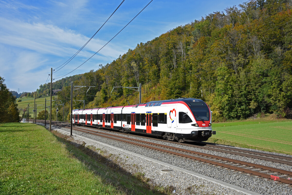 RABe 521 022, auf der S3, fährt Richtung Bahnhof Tecknau. Die Aufnahme stammt vom 18.10.2021.