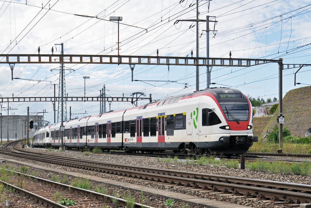RABe 521 023, auf der S3, fährt zum Bahnhof Pratteln. Die Aufnahme stammt vom 21.08.2016.