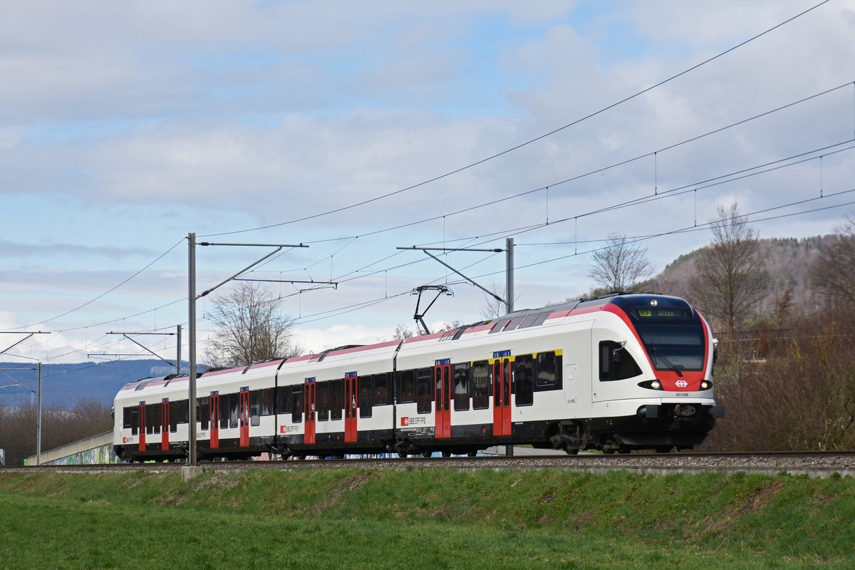 RABe 521 026, auf der S3, fährt Richtung Bahnhof Sissach. Die Aufnahme stammt vom 18.03.2019.