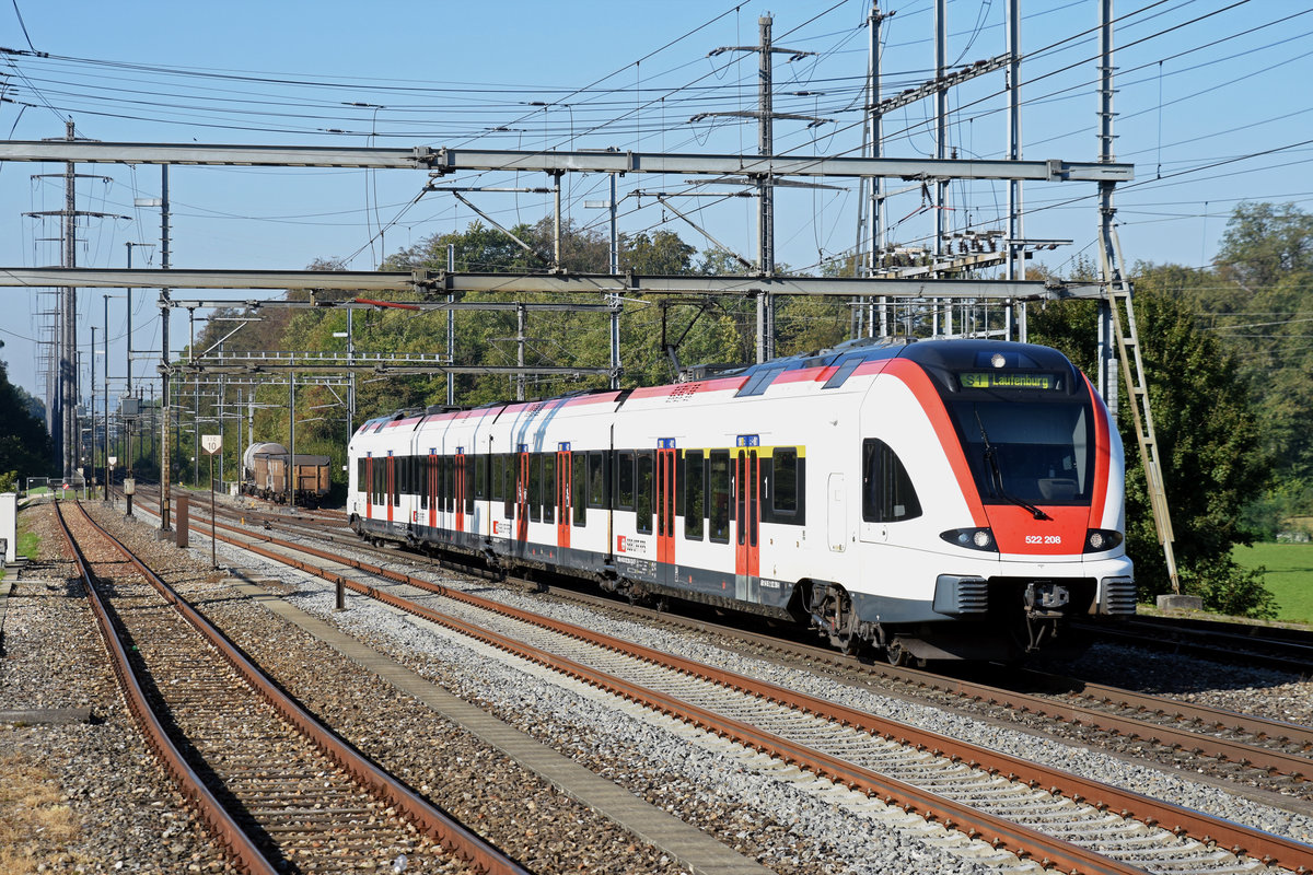 RABe 522 208, auf der S1, fährt zum Bahnhof Möhlin. Die Aufnahme stammt vom 28.09.2018.