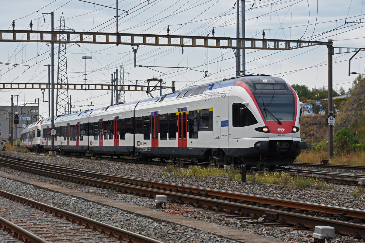 RABe 523 003, auf der S3, fährt Richtung Bahnhof Pratteln. Die Aufnahme stammt vom 11.08.2020.