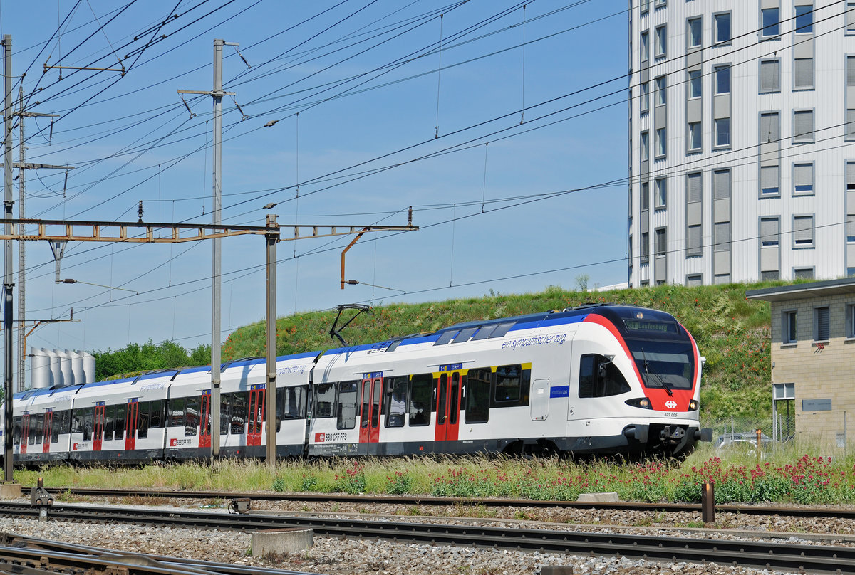 RABe 523 005, auf der S1, fährt zum Bahnhof Pratteln. Die Aufnahme stammt vom 22.05.2017.