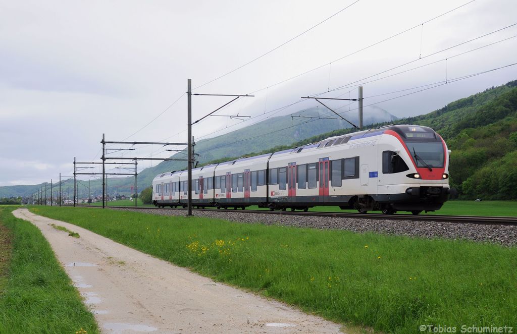 RABe 523 009 als R7247 am 10.05.2013 bei Oensingen