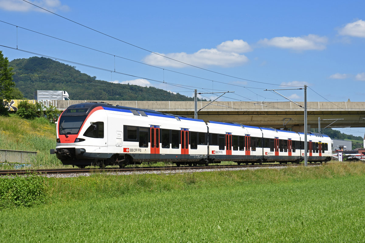 RABe 523 041, auf der S3, fährt Richtung Bahnhof Sissach. Die Aufnahme stammt vom 19.06.2018.