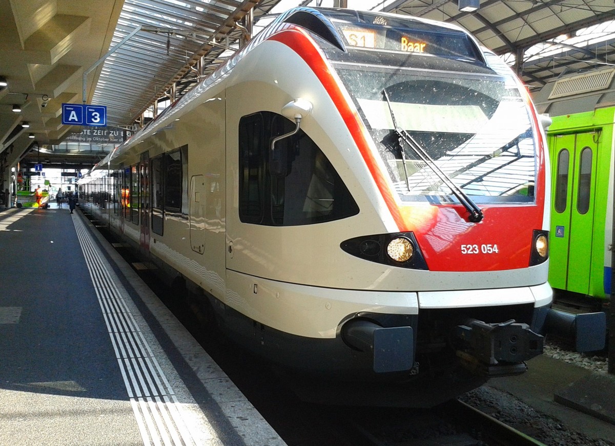 RABe 523 054 als S1 21136 (Luzern - Rotkreuz - Cham - Baar) am 24.7.2015 in Luzern.