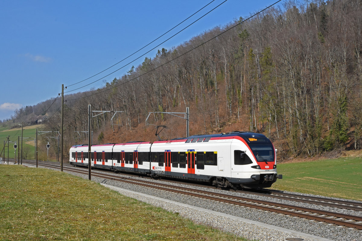 RABe 523 061, auf der S3, fährt Richtung Bahnhof Tecknau. Die Aufnahme stammt vom 08.03.2021.