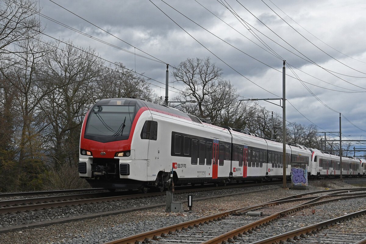 RABe 523 511-9 Mouette fährt am 08.03.2023 Richtung Bahnhof Kaiseraugst.