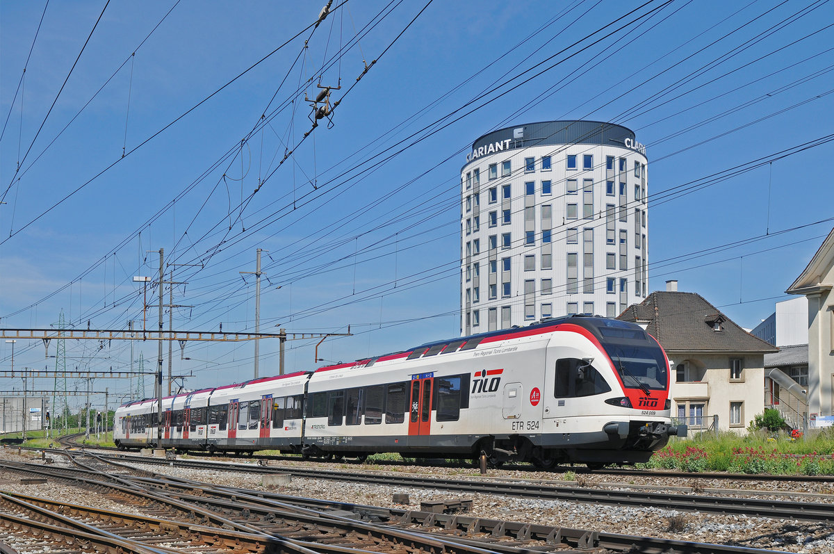 RABe 524 009, auf einer Dienstfahrt, verlässt den Bahnhof Pratteln. Die Aufnahme stammt vom 22.05.2017.