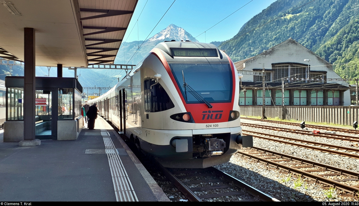 RABe 524 105 (Stadler FLIRT) steht im Startbahnhof Erstfeld (CH) auf Gleis 4.
(Smartphone-Aufnahme)

🧰 TILO SA (SBB/TRENORD S.r.l.)
🚝 RE 4323 Erstfeld (CH)–Lugano (CH), weiter als RE 25523 Lugano (CH)–Chiasso (CH)
🚩 Bahnstrecke Immensee–Chiasso (Gotthardbahn | 600)
🕓 5.8.2020 | 11:40 Uhr