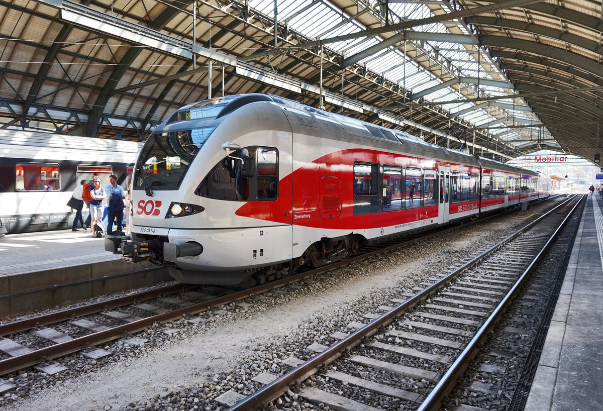 RABe 526 051-3  Zimmerberg  hält als S81 24361 (Herisau - Wittenbach), im Bahnhof St. Gallen.
Aufgenommen am 18.7.2016.
