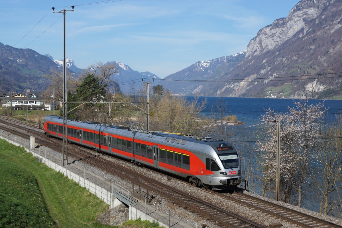 RABe 526 058-3 verlässt am 29.03.2014 als S4 nach Sargans Unterterzen.